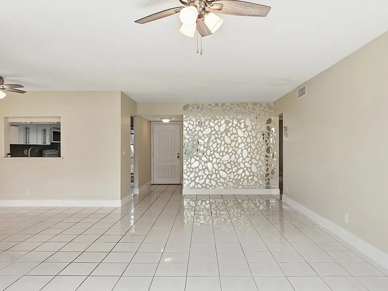3242 Perimeter Dr — Photo 11