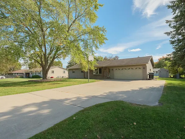 2687 Lavender Ln, Green Bay, WI 54313