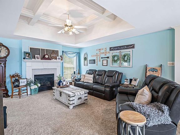 4th image of 3105 Debbie Ln