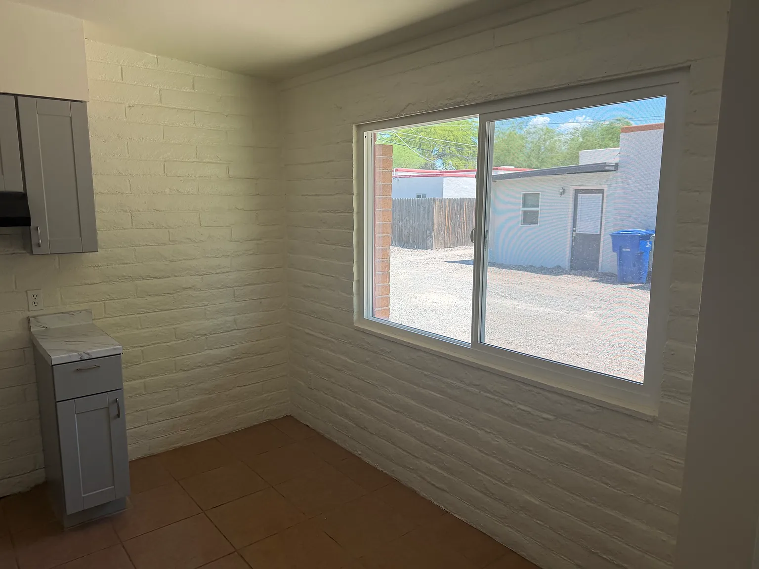 2 bed, 750 sqft, $900 — Photo 3