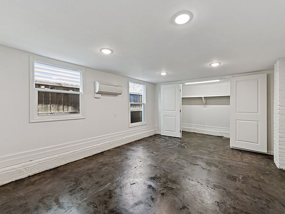 4th image of 2215 Onzaga St #A