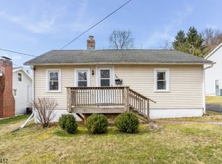 102 Vail St, Hackettstown, NJ 07840