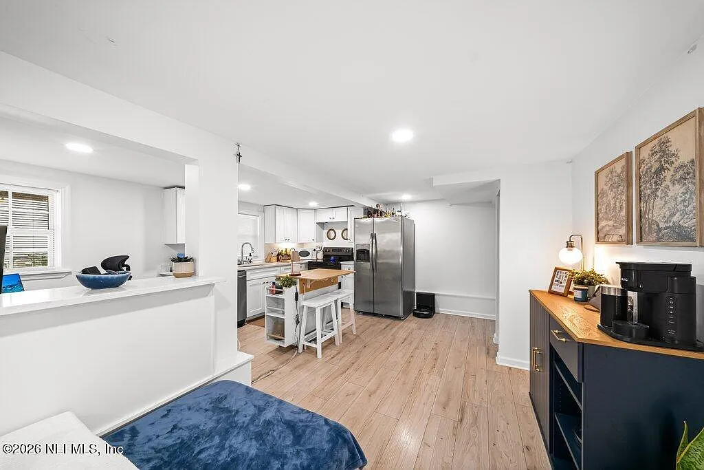 2 bed, 1.0 bath, 756 sqft, $2,500 — Photo 4