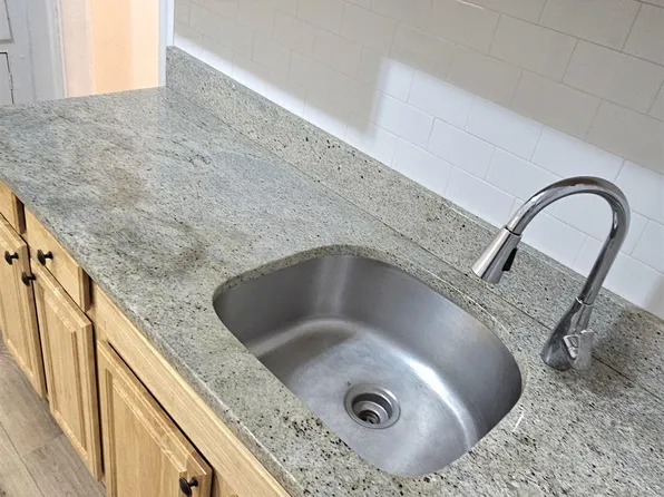 327 Jackson Street image 17 of 47