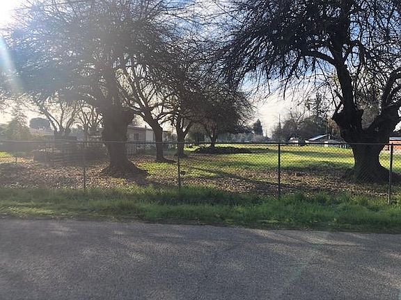 2nd image of 6809 E Floradora Ave