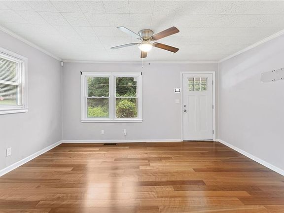5th image of 310 Bonaire St