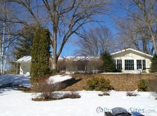 313 13th St, Baraboo, WI 53913