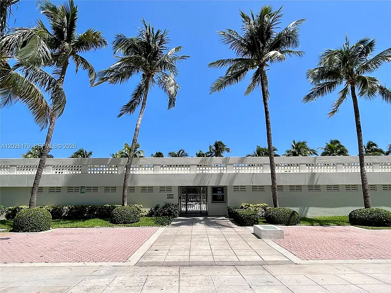 2899 Collins Ave #1433 — Photo 28