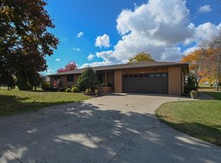 N2747 Weyers Rd, Freedom, WI 54130