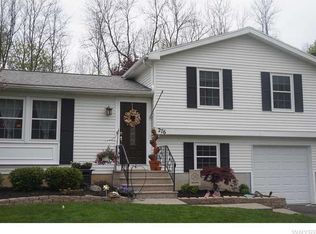 276 Denrose Dr, Amherst, NY 14228
