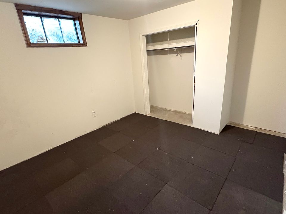 1st image of 15 N Rotherwood Ave