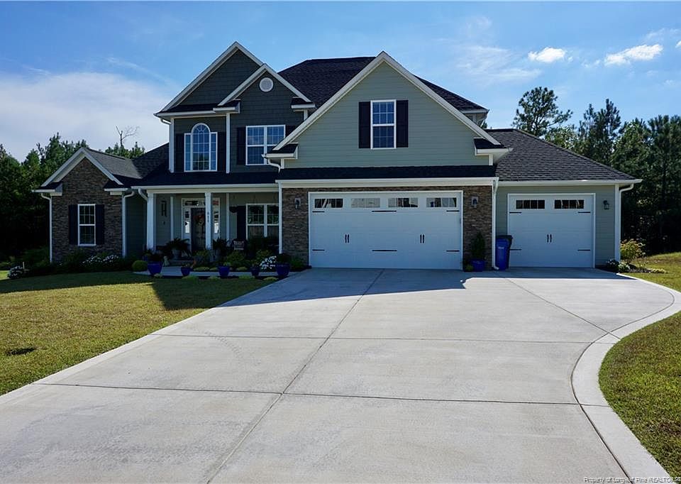 1st image of 511 Coxwold Pl