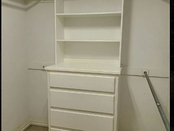 4th image of 524 S 10th St