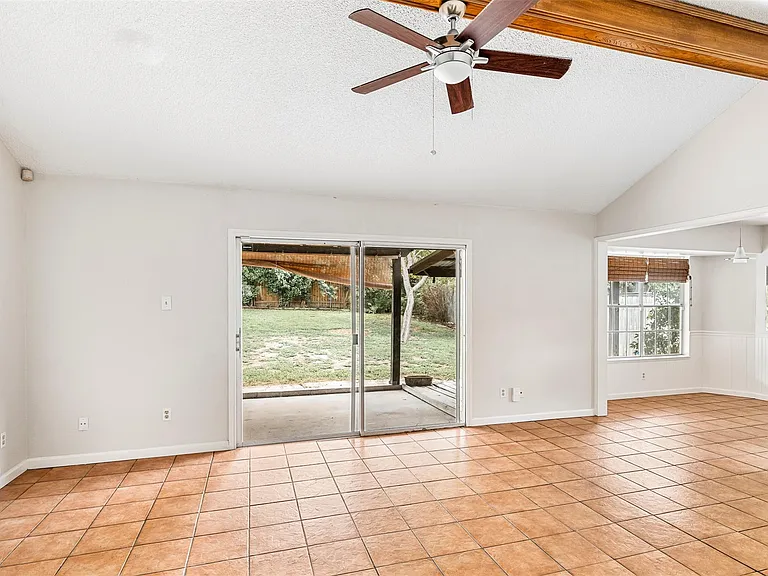 7506 Glenhill Rd — Photo 2