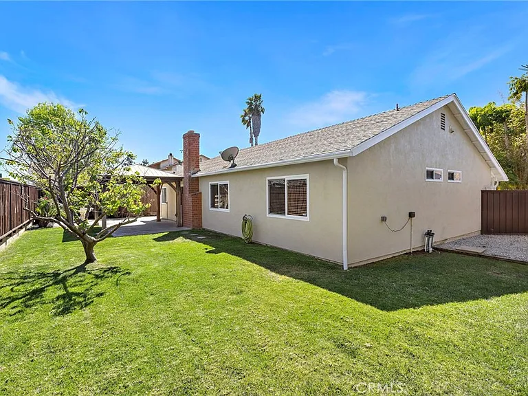 24725 Camarillo St — Photo 25