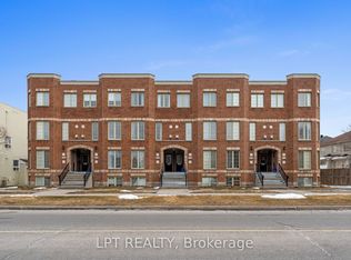 902 Longfields Dr, Ottawa, ON K2J5K6
