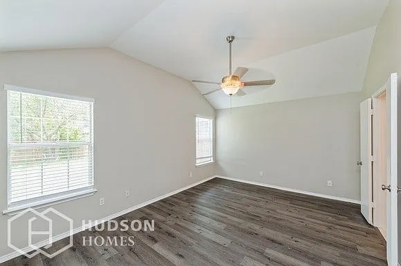 4136 Clary Dr — Photo 13