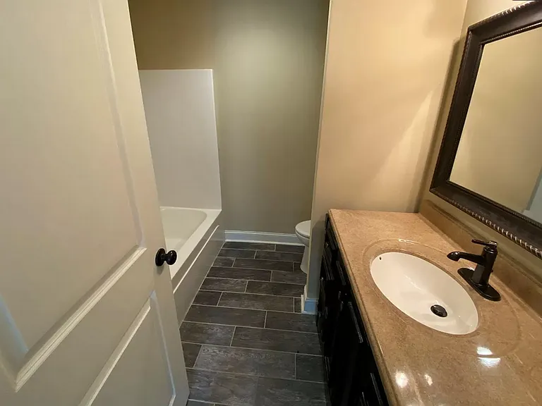 402 Shady Park Cv — Photo 12