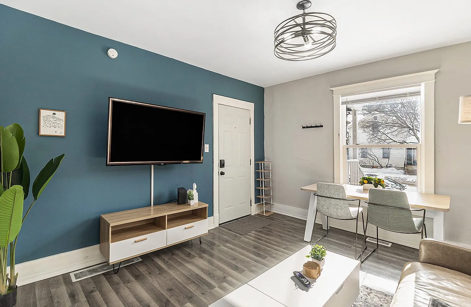 1 bed, 1.0 bath, 430 sqft, $2,341 — Photo 3