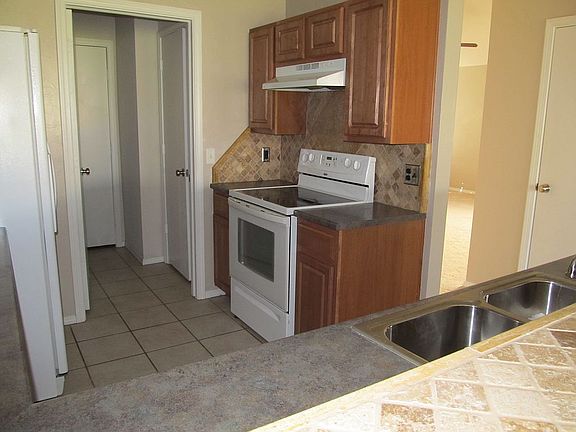 4th image of 1813 NW 145th St