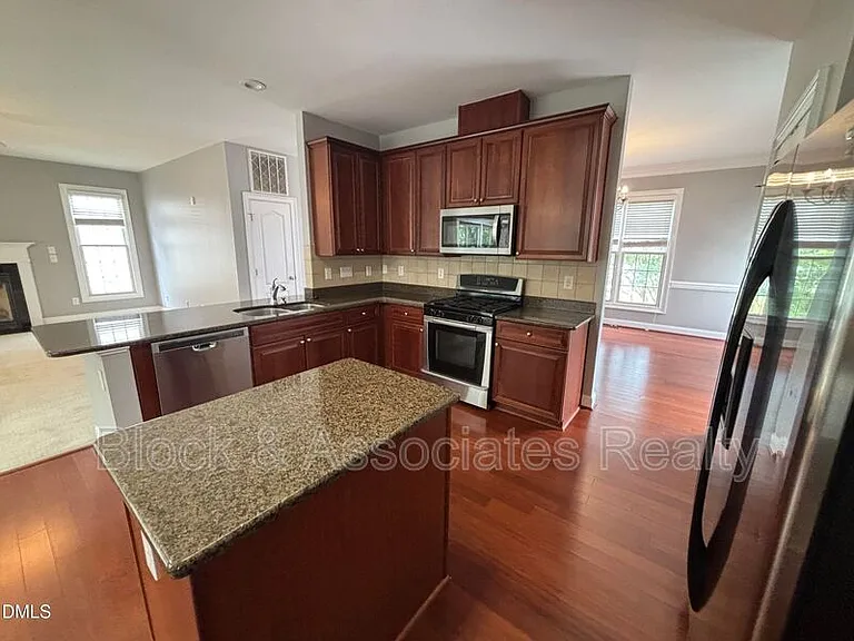 124 Factors Walk Ln — Photo 6