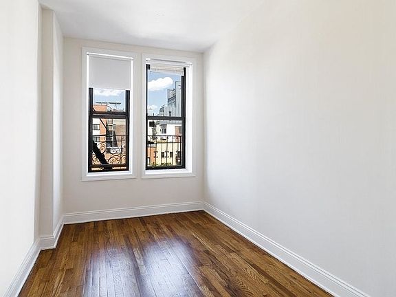 3rd image of 55 Delancey St Front 3R