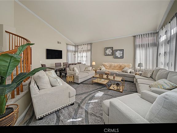 4th image of 21250 Tennyson Rd