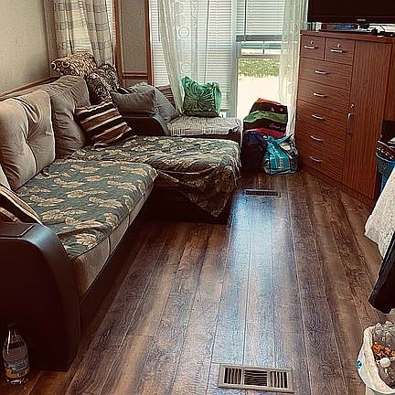 5th image of 112 Bear Ln