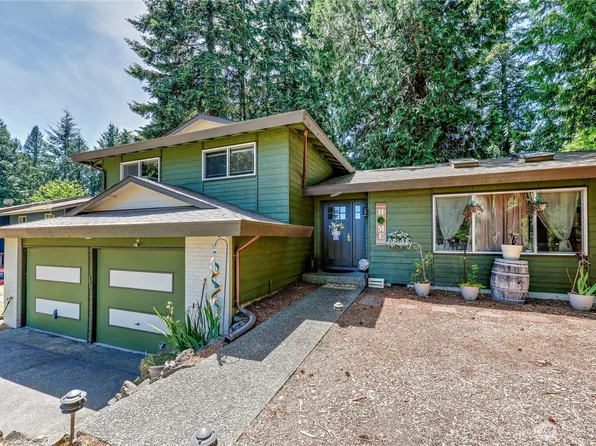 8210 University Point Circle NE, Bremerton, WA 98311