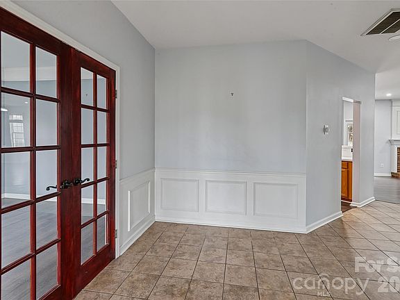 3rd image of 11424 Glenstone Ct