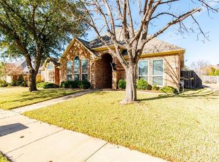 316 Springhill Dr, Hurst, TX 76054