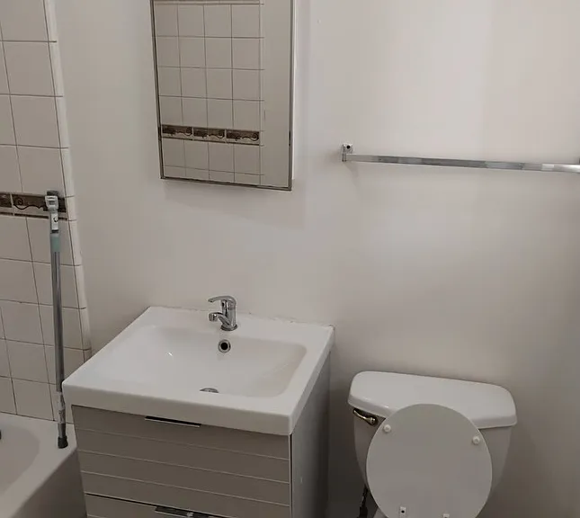 324 E Esther St #8 — Photo 8