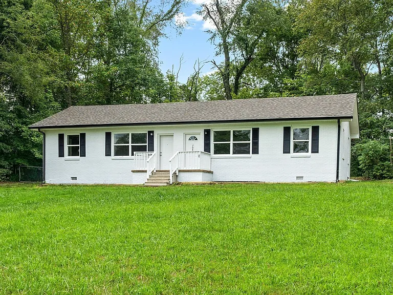 Britton Springs Rd - 706 / 708 — Photo 2