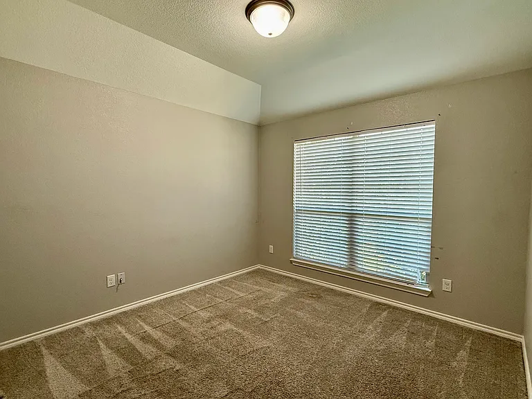412 Windridge Dr — Photo 5