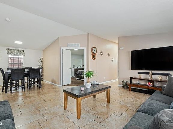 4th image of 1101 Ventura Blvd Space 211