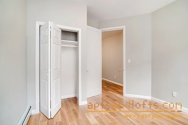 Rented by aptsandlofts.com | media 12