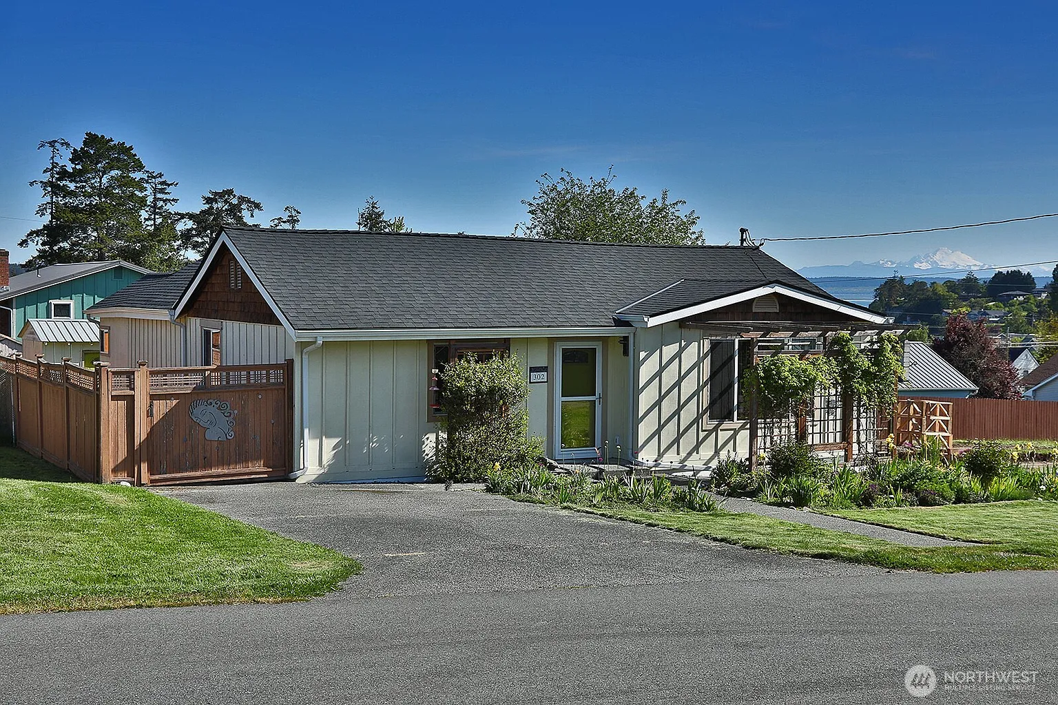 302 NE 5th Street photo 1