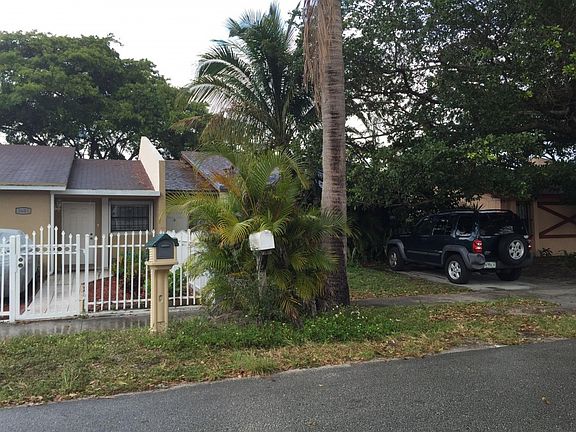 3rd image of 3601 NW 194th Ter