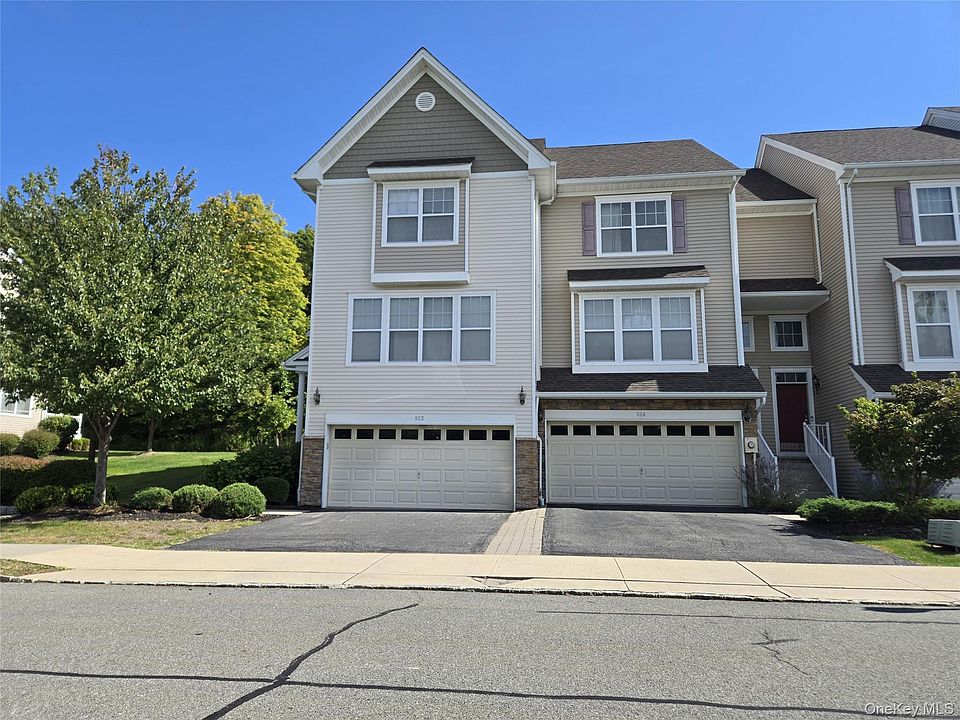 1st image of 804 Hawthorn Way