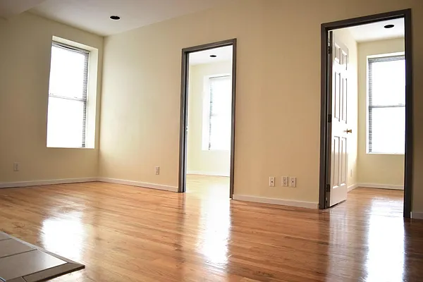 Rented by Immac Realty | media 20