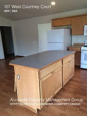 107 W Courtney Ct — Photo 12