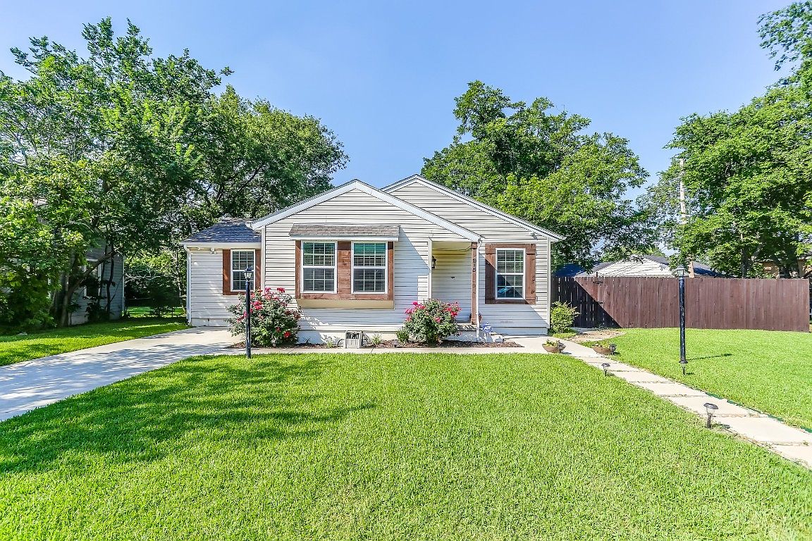 915 Forrestal Dr, Arlington, TX 76010 | Zillow