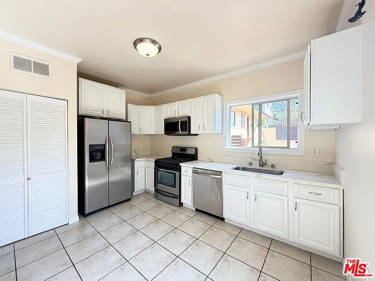 605 1/2 Tularosa Dr — Photo 5