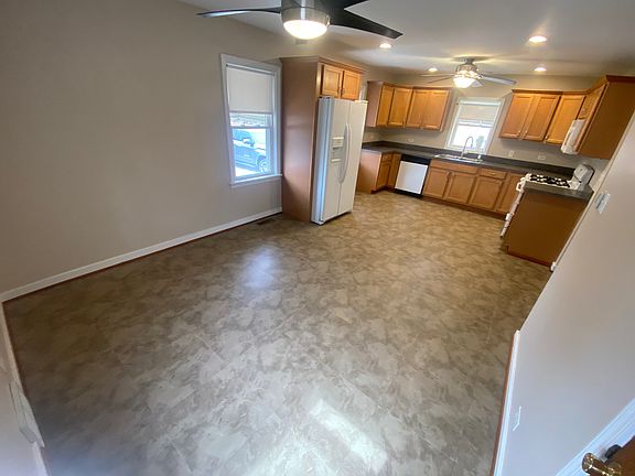 3rd image of 5224 S Rutherford Ave