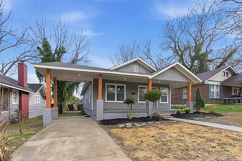 2053 Waverly Ave — Photo 1