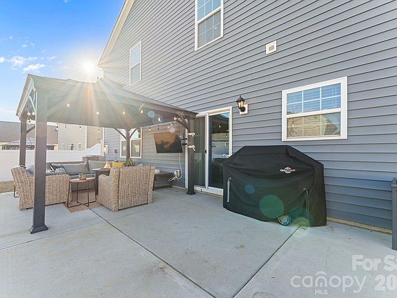 3rd image of 9777 Tea Garden Dr