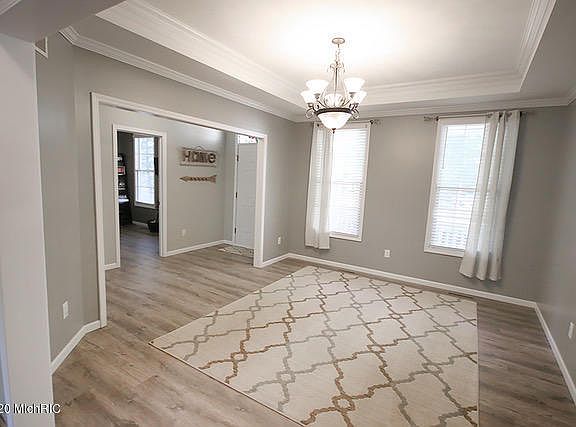 3rd image of 49 Longmeadow Ln