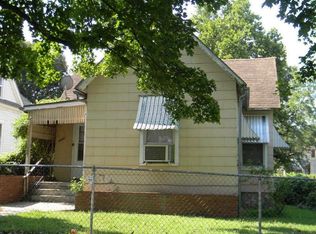 1127 SW 3rd St, Topeka, KS 66606
