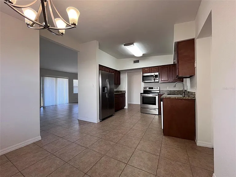 1724 Peruvian Ln — Photo 6