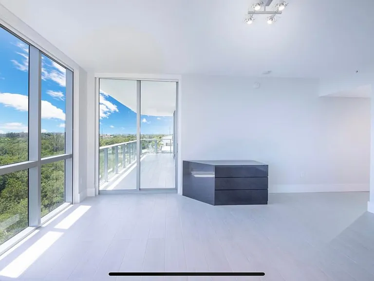17111 Biscayne Blvd #702 — Photo 31
